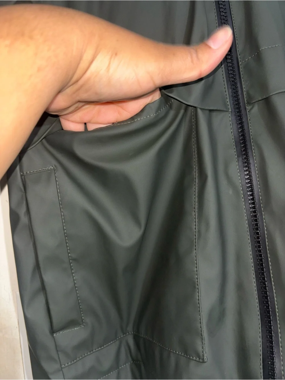 Zara Kids olive green hooded rain jacket with sherpa lining Size 6-7